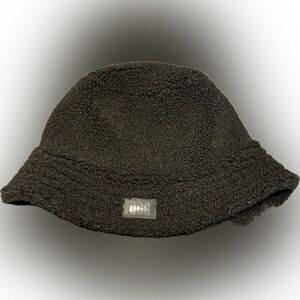 UGG black Sherpa Bucket Hat